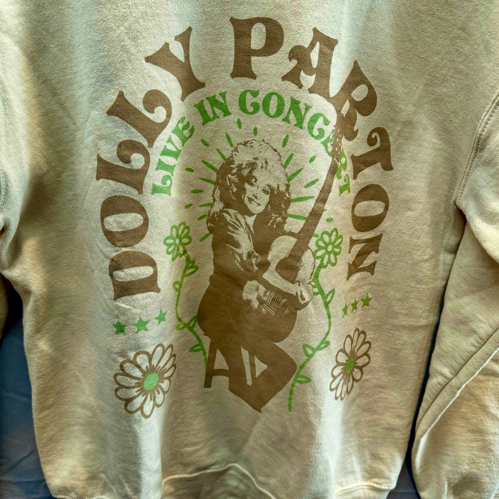Dolly Parton Live in Concert Sweatshirt S | Country Western Cowgirl Tour Pre-own - Picture 5 of 10